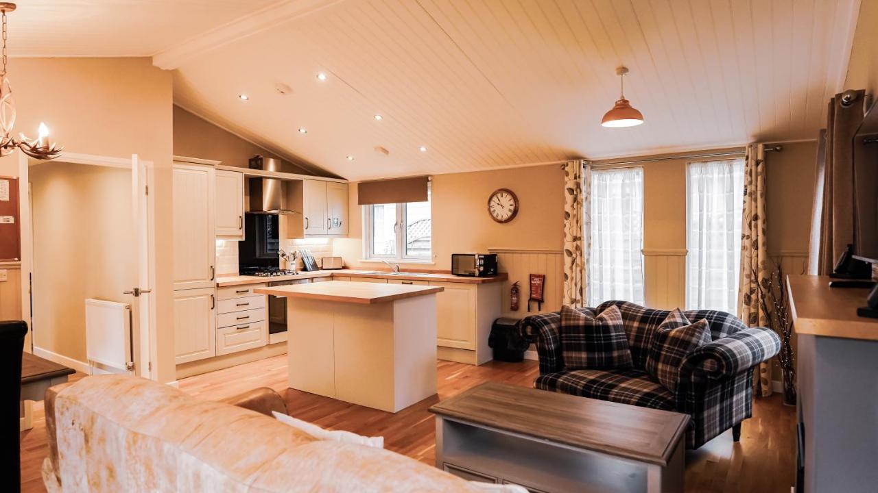 Warrenwood Country Park Polegate Exterior foto