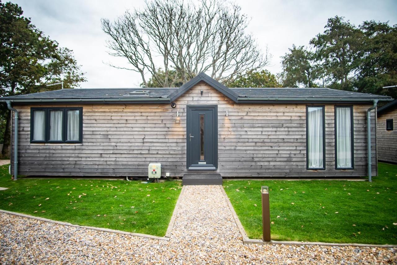 Warrenwood Country Park Polegate Exterior foto